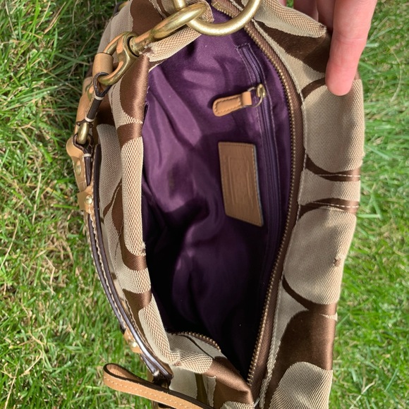 Coach Carly Hobo Signature Bag - Picture 2 of 4